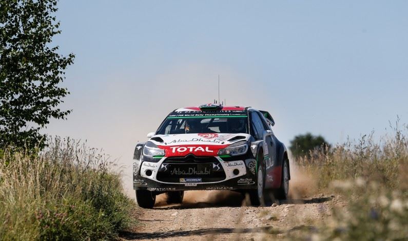 Kris Meeke, a 0,3 segundos de Sébastien Ogier.